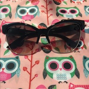 NWT-fashion nova sun glasses